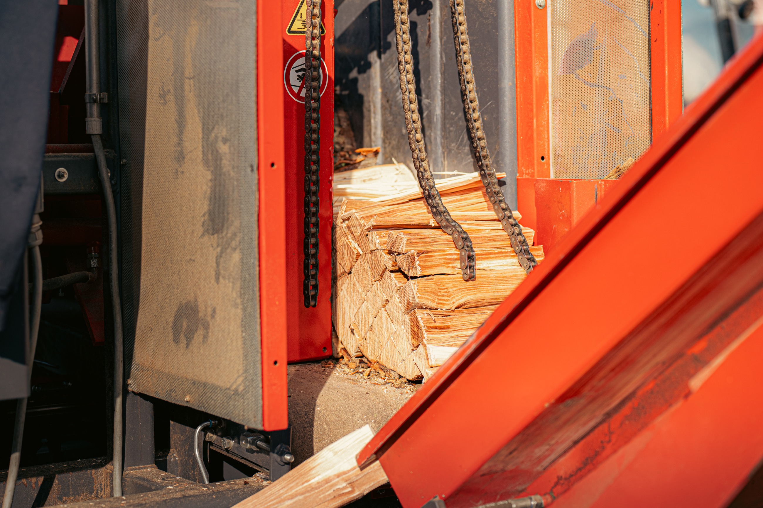 Fertige Brennholzscheite